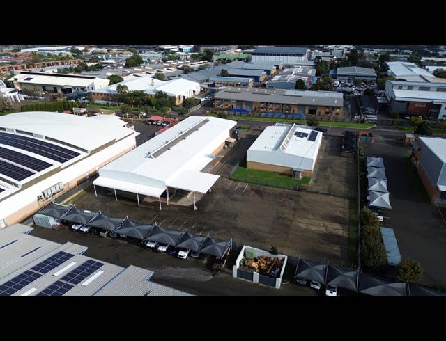 1,341M² WAREHOUSE TO LET IN HALFWAY HOUSE